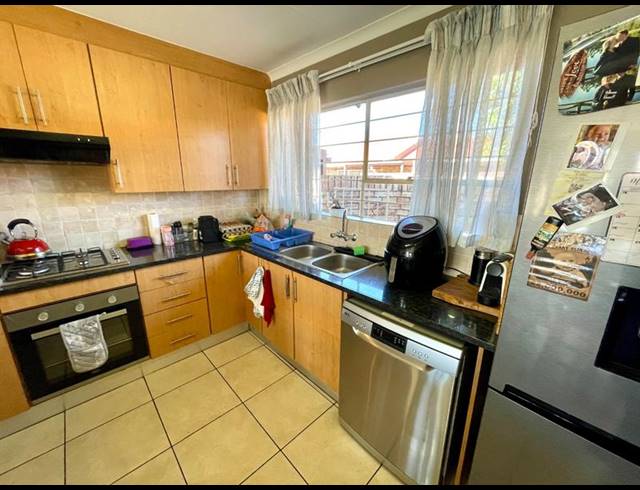 3 BEDROOM TOWNHOUSE FOR SALE IN NOORDHEUWEL
